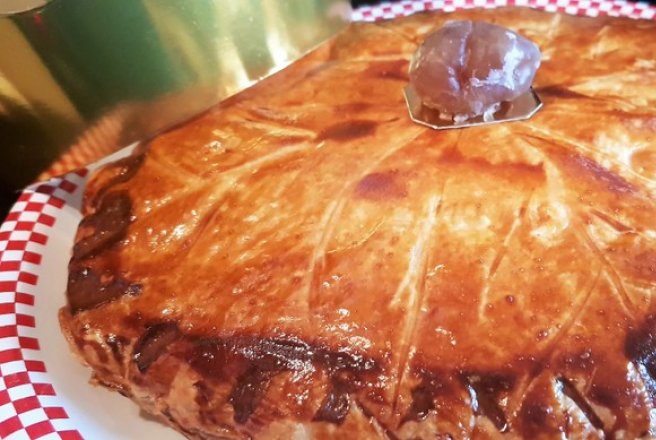 Desert placinta cu migdale, mere si crema de castane / Galette des rois