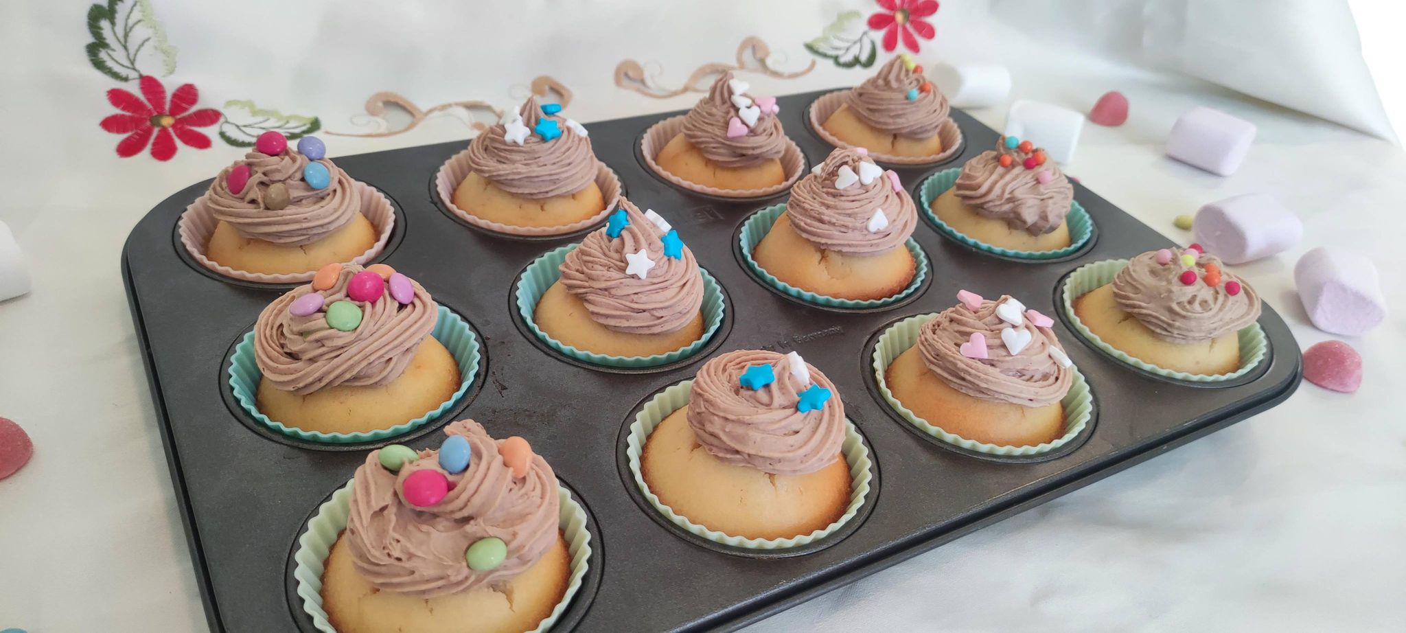 Desert cupcakes cu ganache de kinder bueno