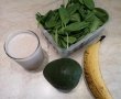 Smoothie cu avocado, spanac si banana-1