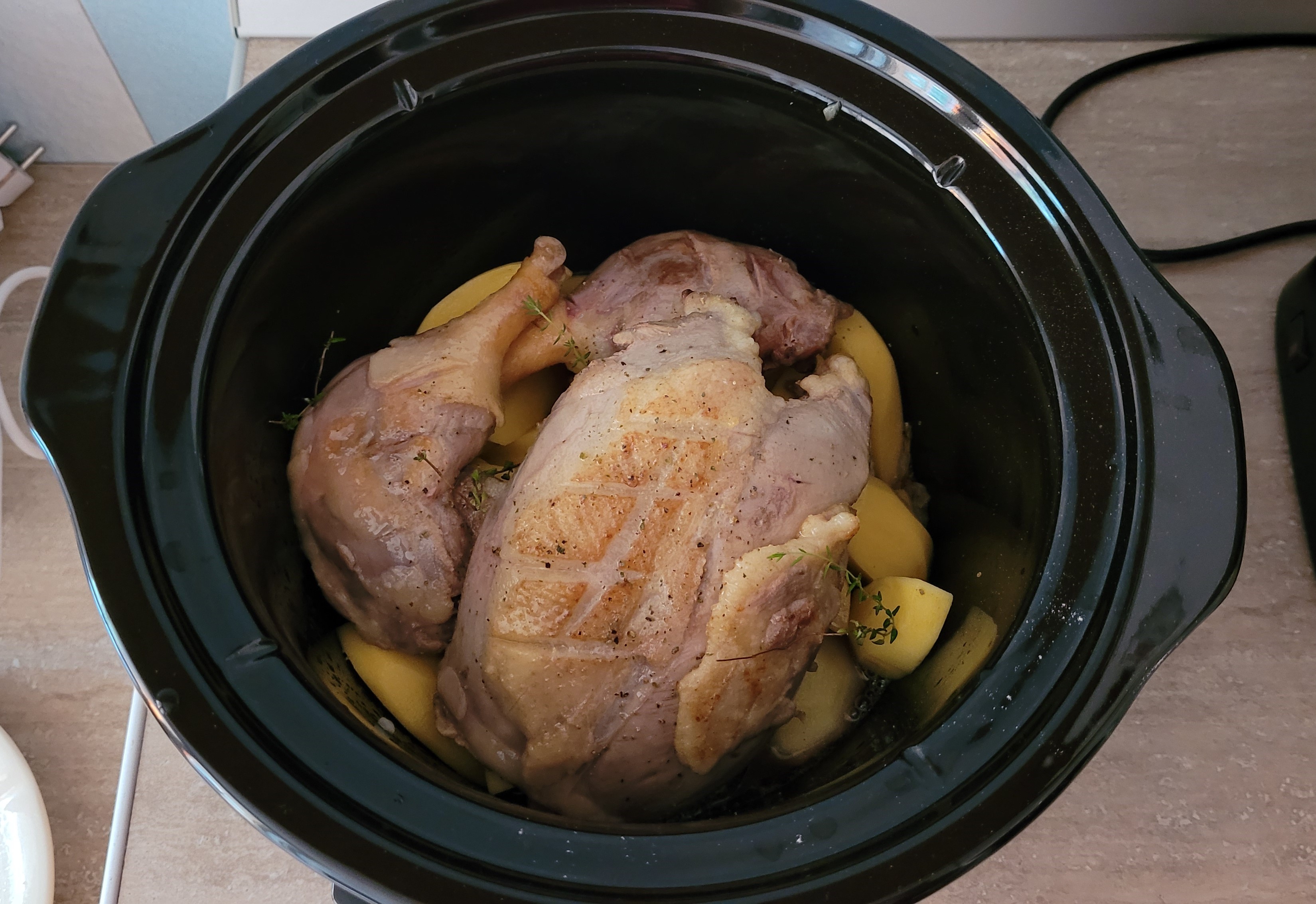 Carne de rata gatita la slow cooker Crock Pot