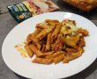 Paste (penne) cu bacon, mazare si suc de rosii-10