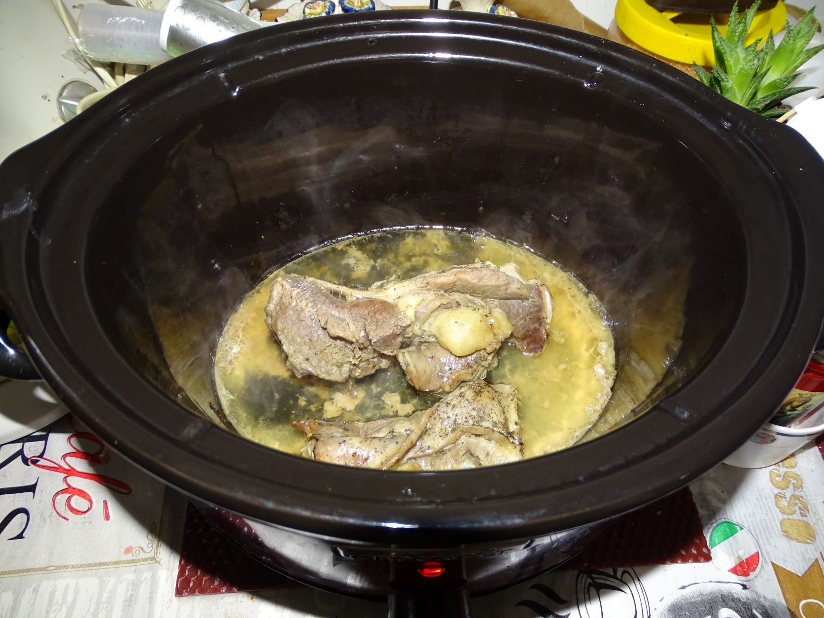 Pastrama de oaie la slow cooker Crock Pot