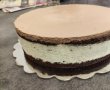 Desert tort cu blat din albusuri, mousse de oreo si cafea-7