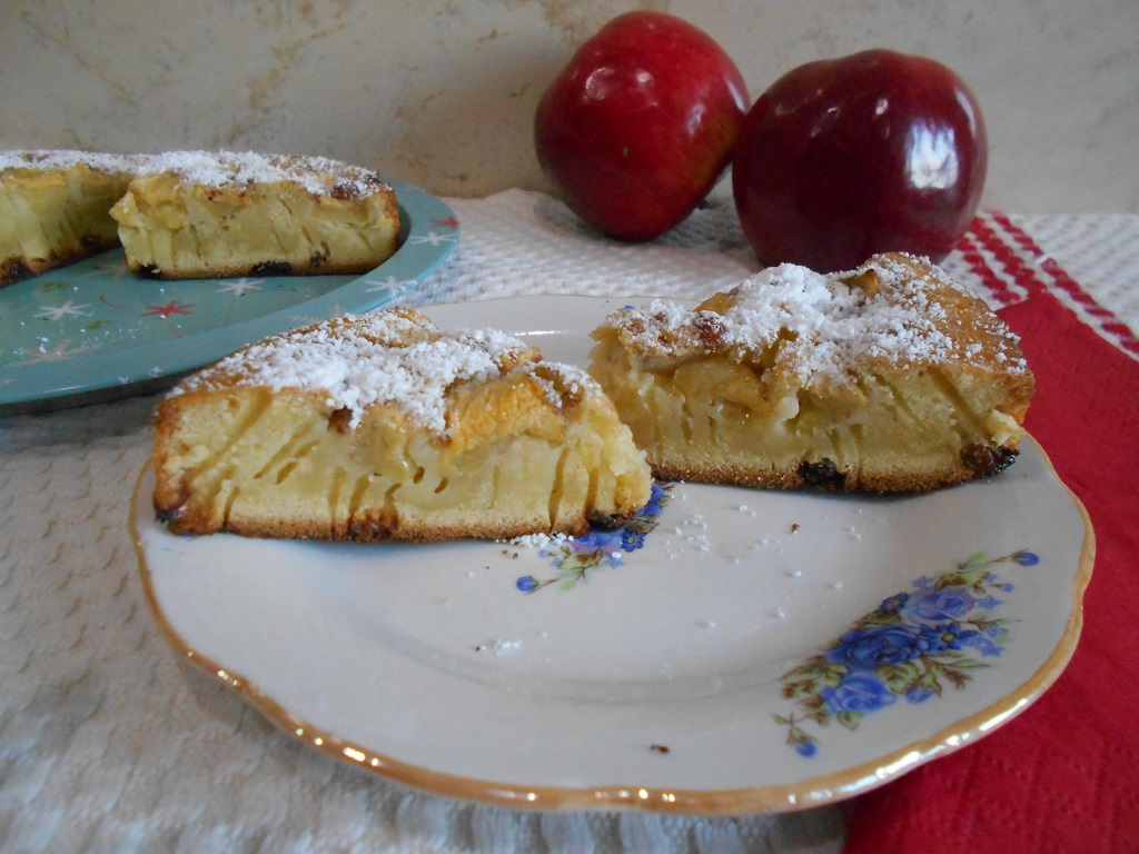 Desert clafoutis cu mere si stafide