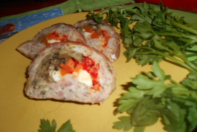 Aperitiv rulada din carne tocata umpluta cu legume by Oanapl