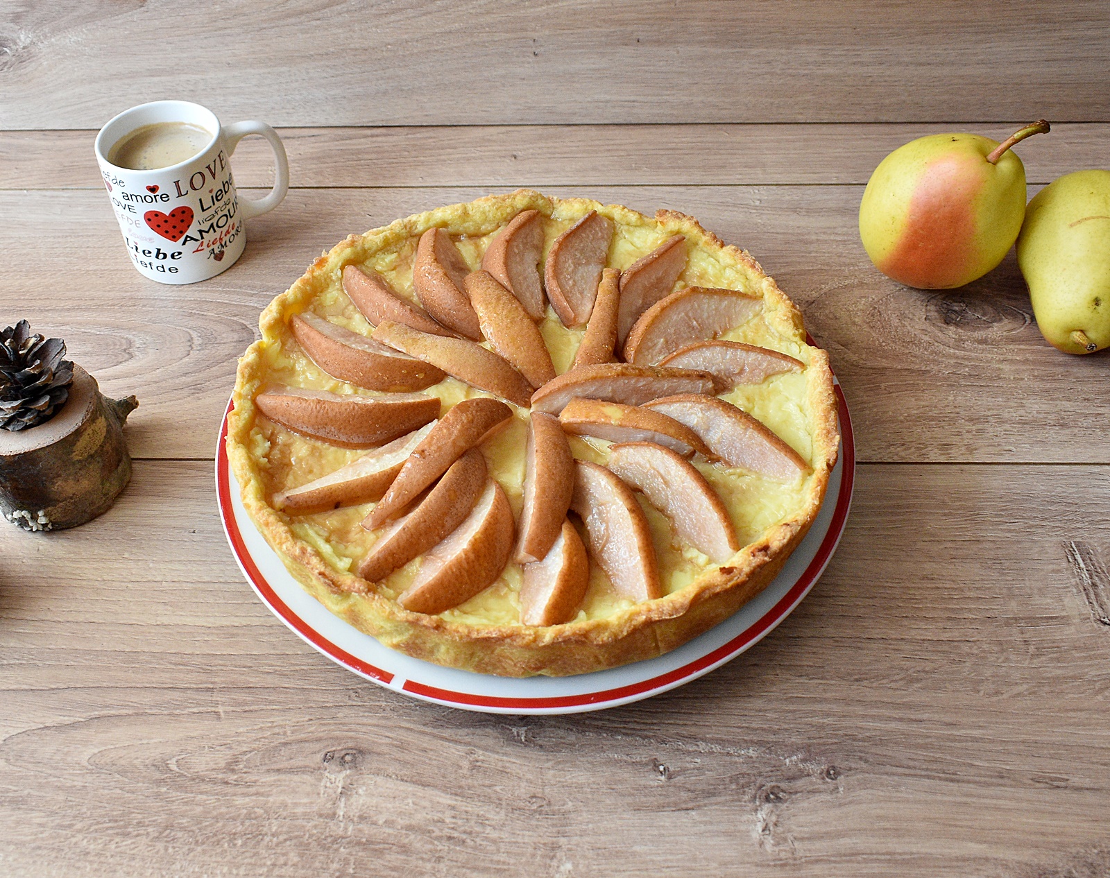 Reteta de tarta cu pere si crema de vanilie