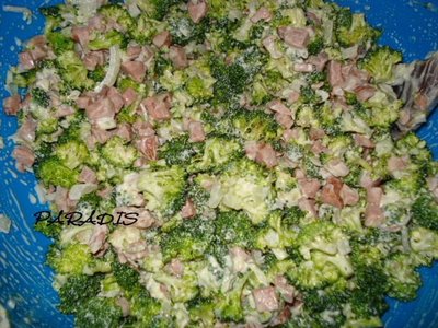 SALATA CU BROCCOLI SI SUNCA DE CURCAN