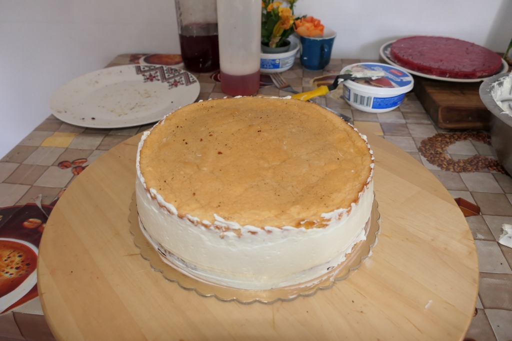 Tort cu jeleu de capsuni - Desertul racoritor si delicios