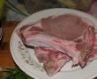 Cotlet de porc cu galbiori si sos de smantana, o mancare savuroasa-2