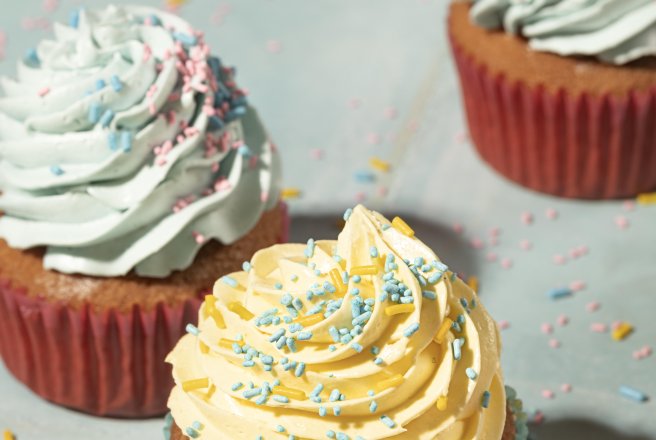 Cupcakes cu Crema Pufoasa si Aerata, cu Mascarpone si Frisca