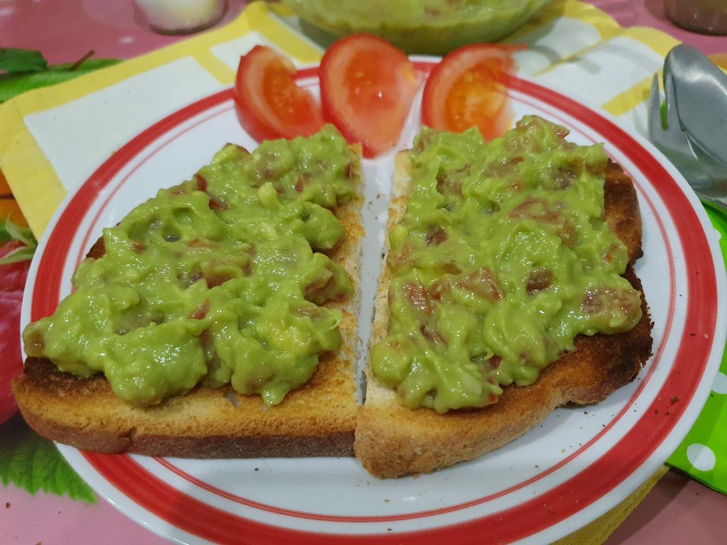 Guacamole - Pate de avocado, delicios si foarte racoritor