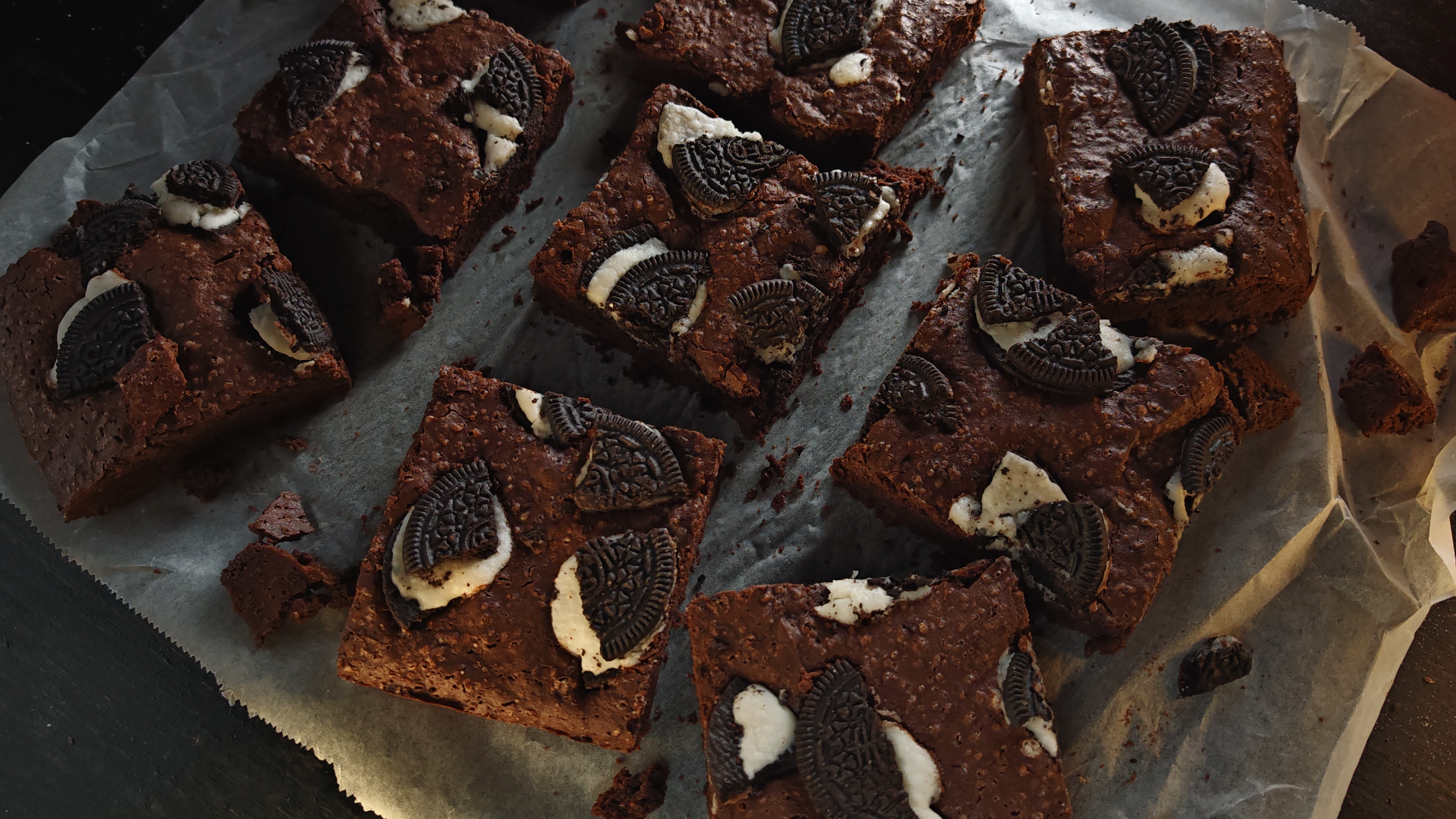 Brownie cu oreo - Desertul decadent care te cucerește