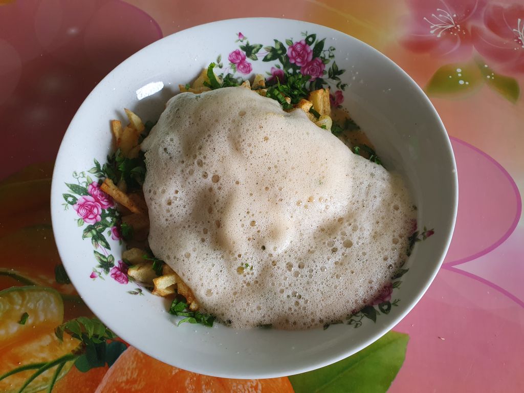 Tortilla cu cartofi si ceapa, la tigaie - omleta spaniola simpla si gustoasa