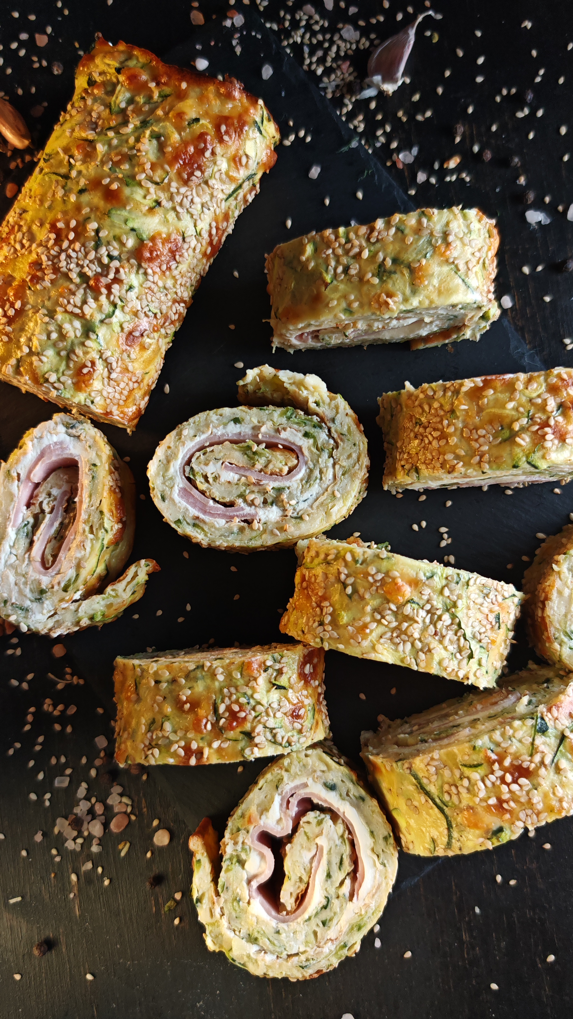 Ruladă de dovlecei cu cremă de brânză și șuncă - Aperitivul gustos de vară