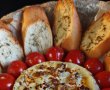 Pâine cu camembert si roșii la cuptor - Gustarea care te cucerește-2
