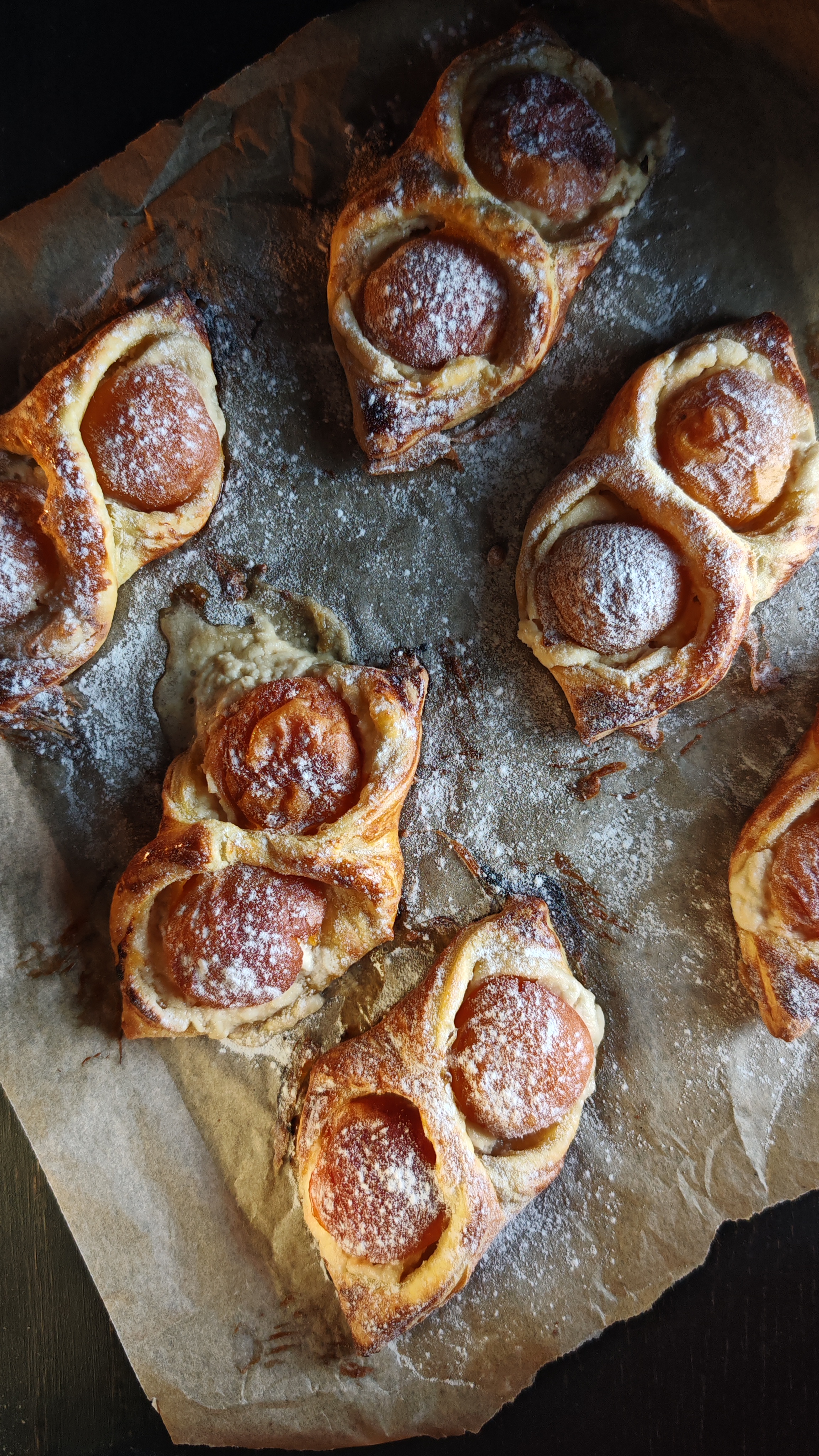 Plăcinte daneze cu caise - Rețeta rapidă și gustoasă