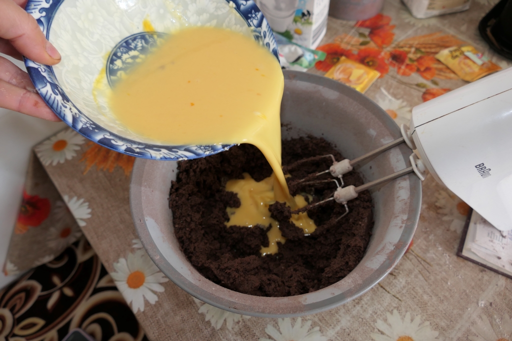 Prajitura cu mango si pralina cu alune de padure