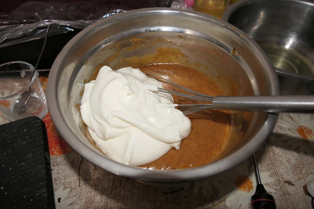 Prajitura cu mango si pralina cu alune de padure - Reteta delicioasa de casa