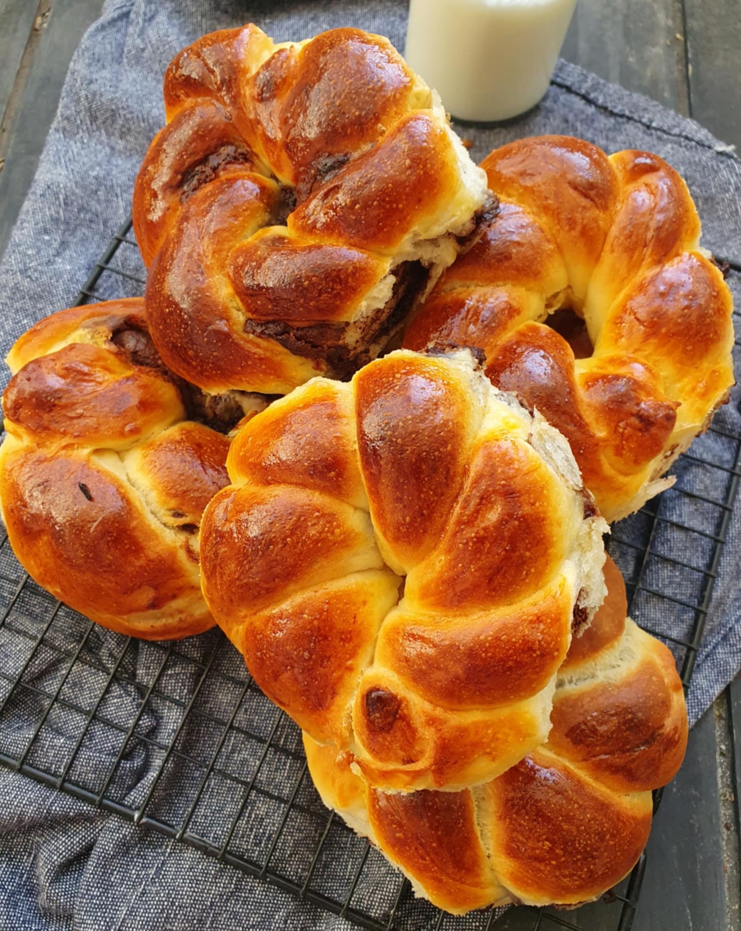 Chifle cu nutella - Fragede, aromate si pline de crema