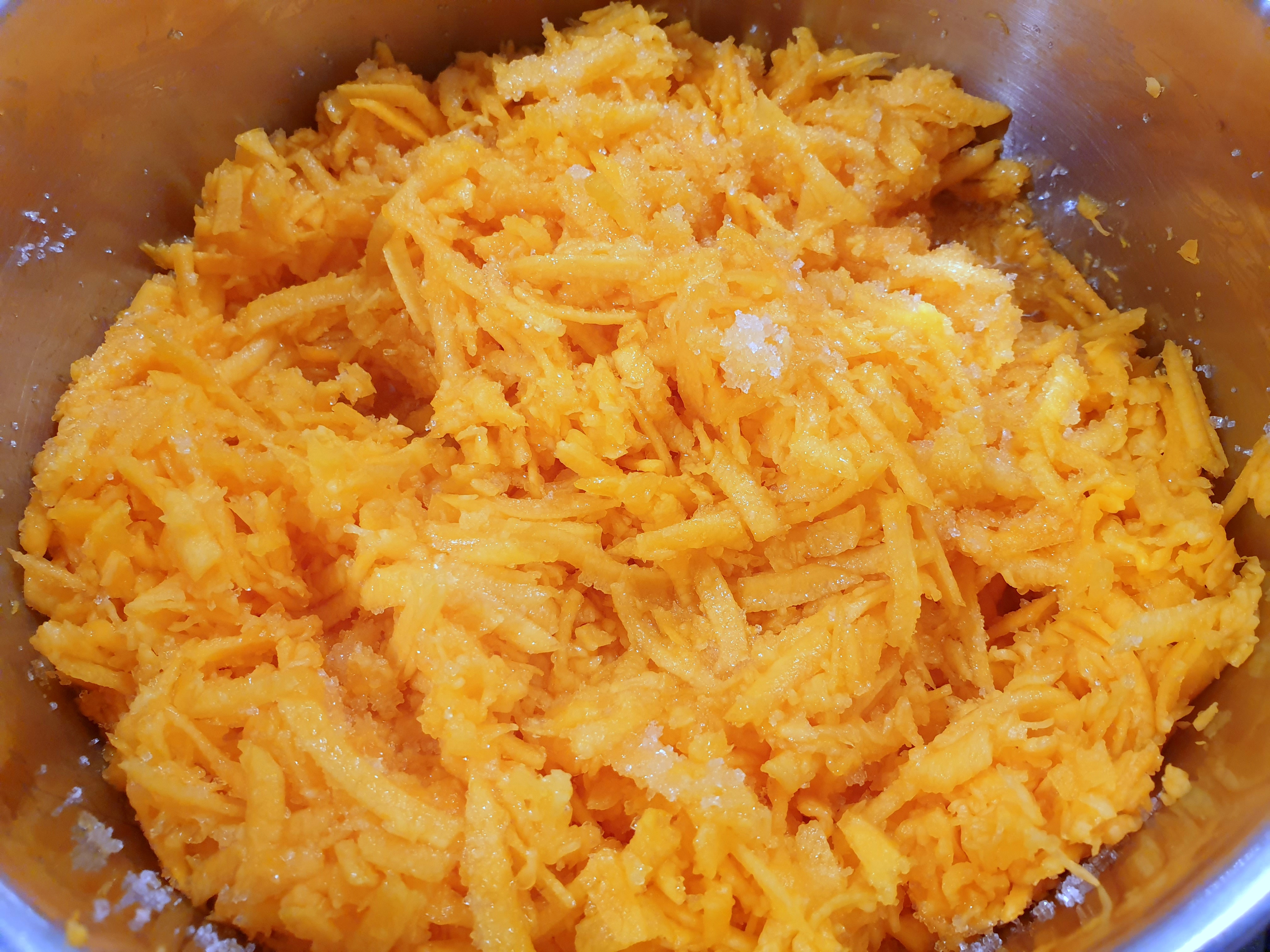 Prajitură cu dovleac plăcintar și bezea cu nuci - Deliciu de toamnă