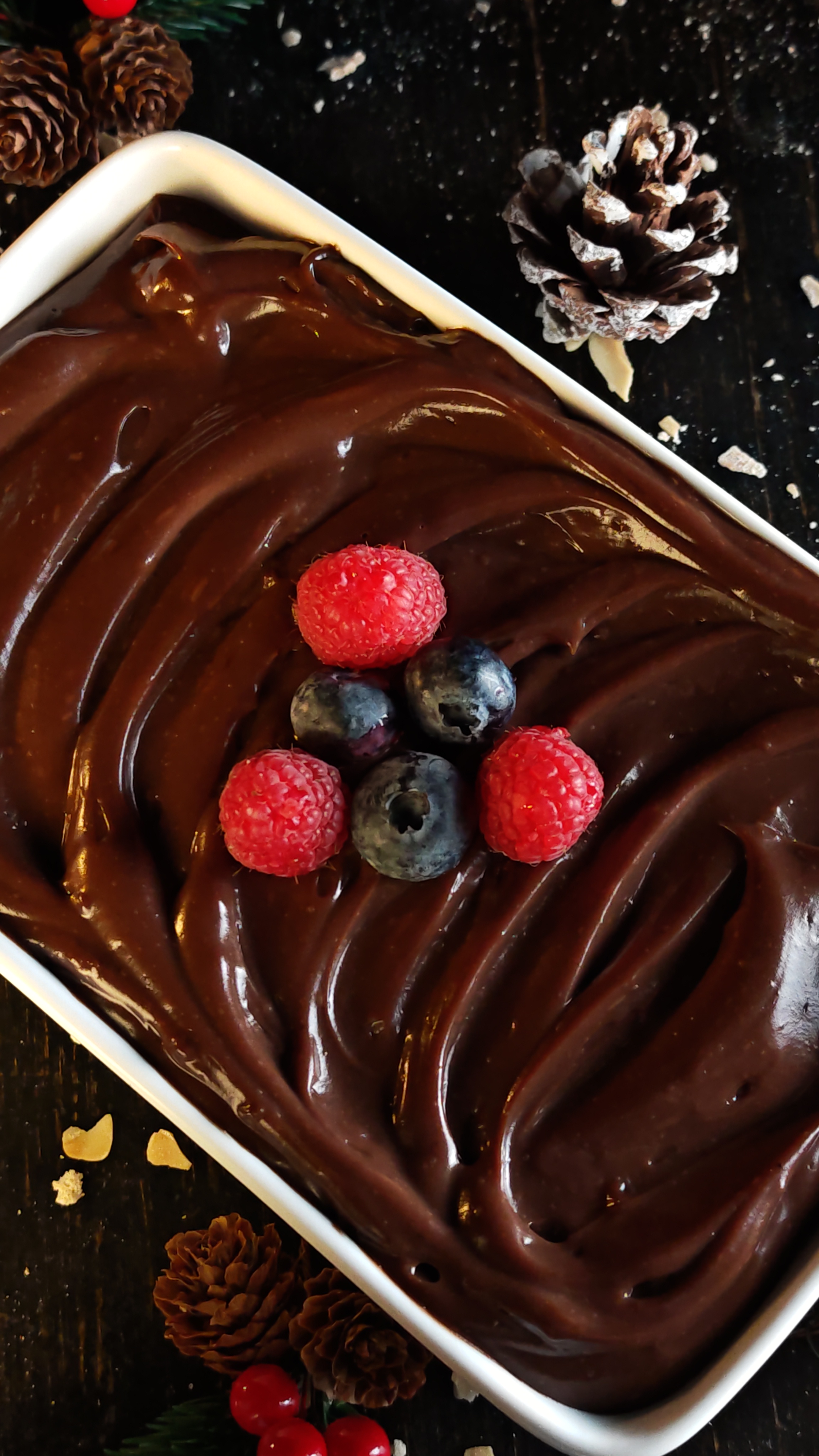 Cremă fiartă de ciocolată - Rețeta ideală pentru prăjituri și alte deserturi