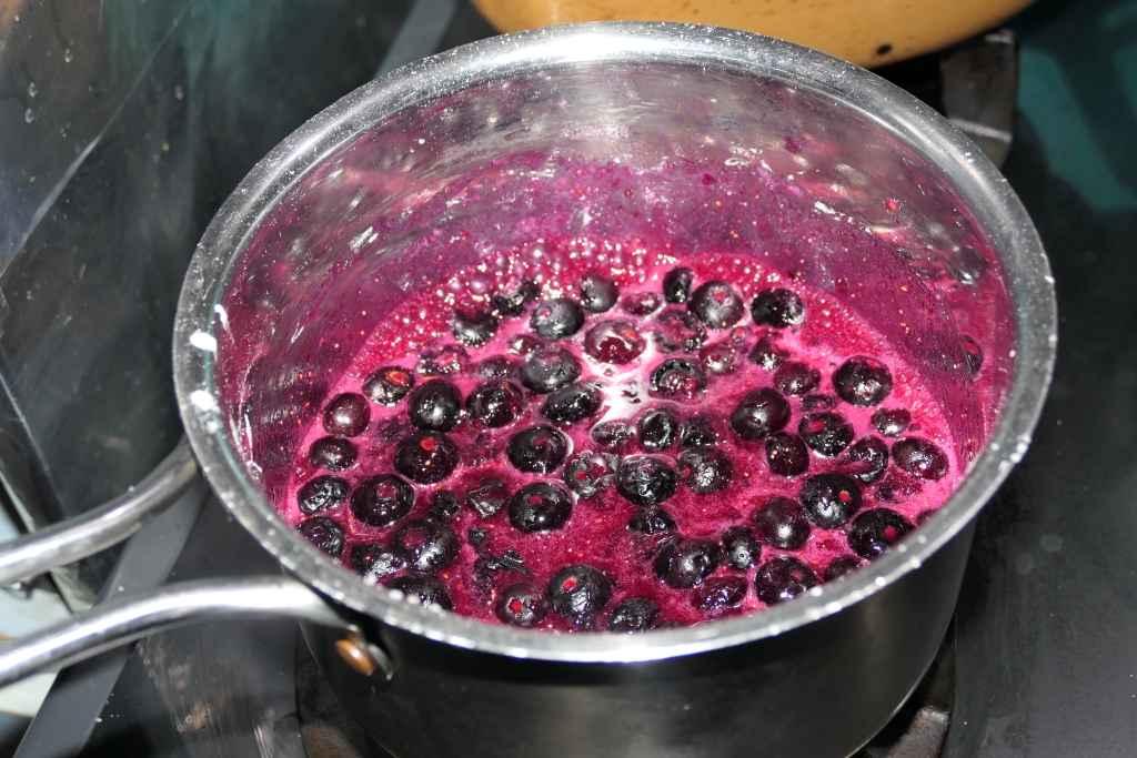 Tort Craciun 2025 - Reteta delicioasa cu afine si mascarpone