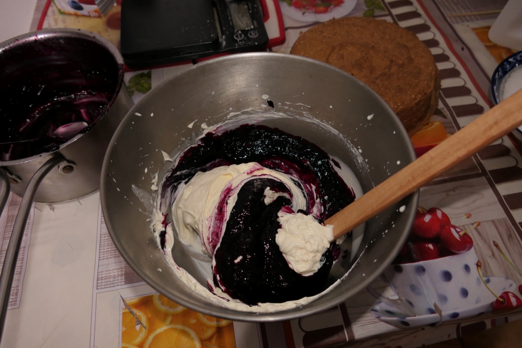 Tort Craciun 2025 - Reteta delicioasa cu afine si mascarpone