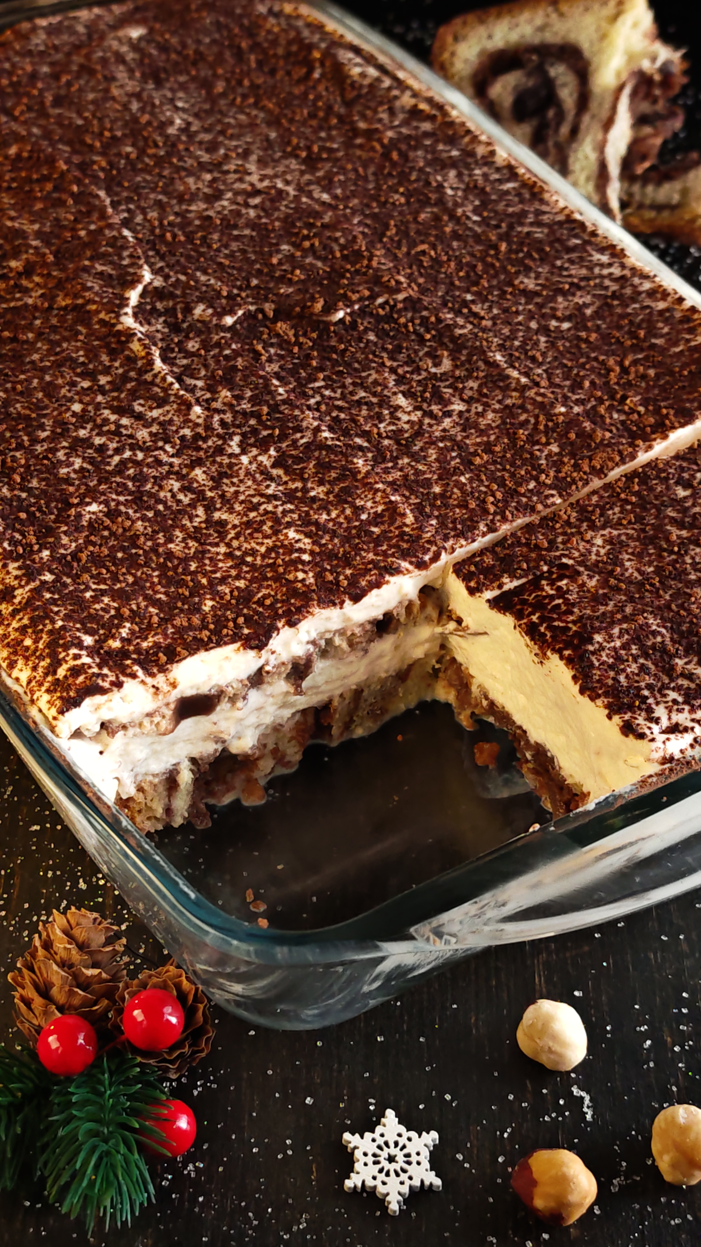 Tiramisu cu cozonac – rețetă simplă și ingenioasă pentru un desert savuros
