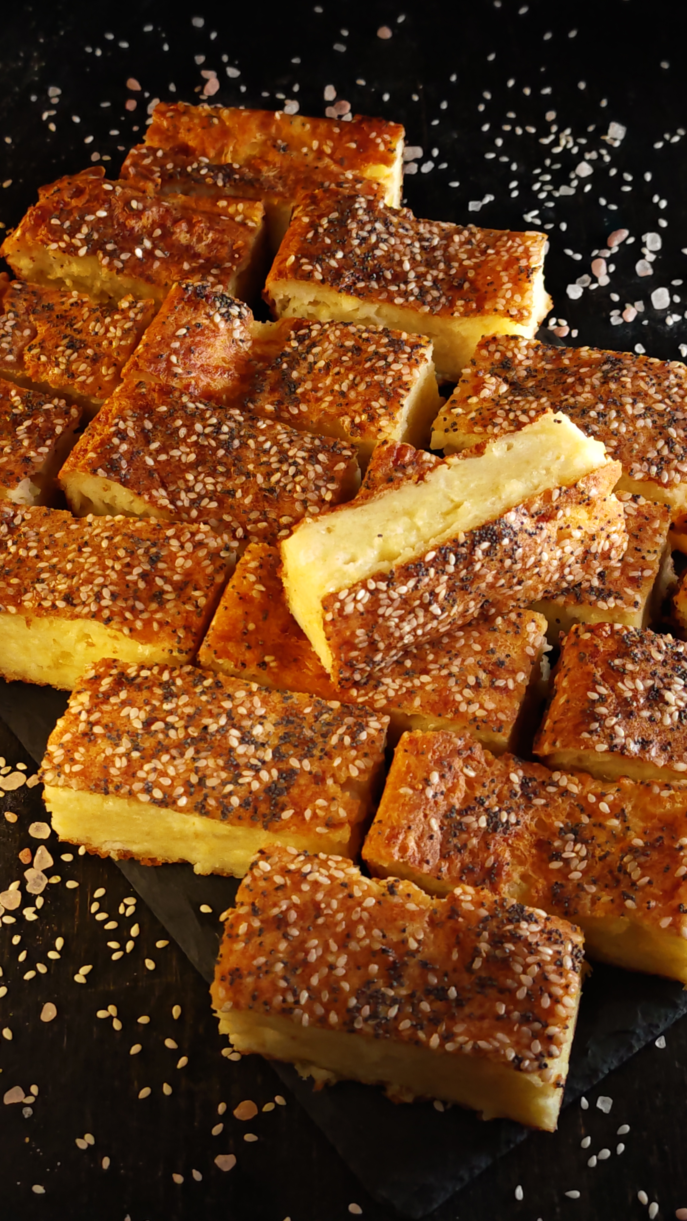 Plăcintă cu telemea și mozzarella - Rapidă și gustoasă