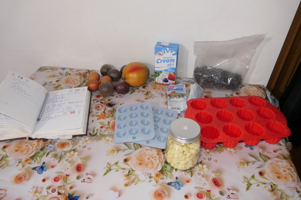 Tort Sa vina Primavara -  Reteta cu mango, fructul pasiuni si banane