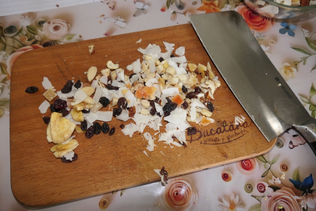 Batoane de ciocolata ''cu de toate'' - Delicioase si spornice
