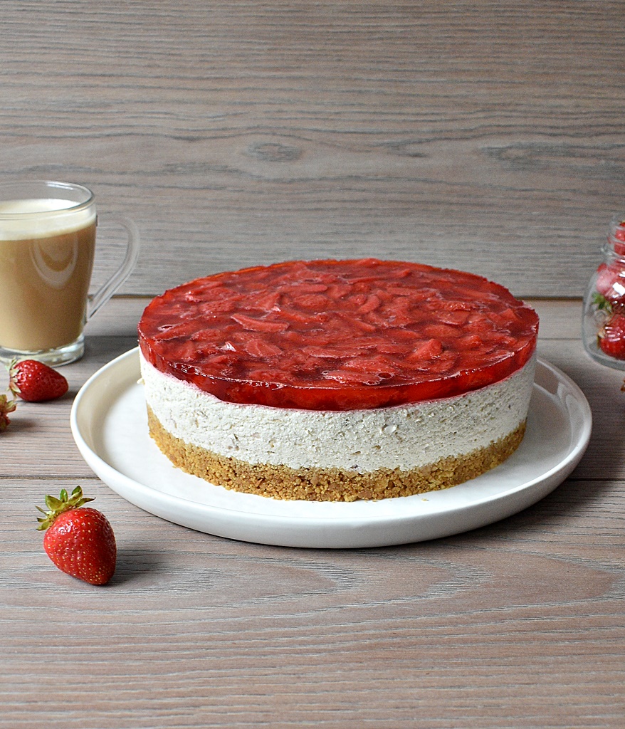Cheesecake cu capsuni si banane, fara coacere